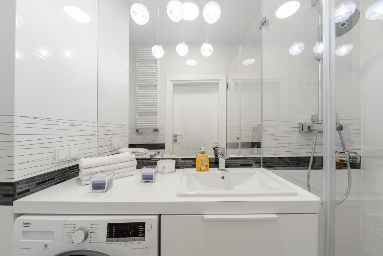 Lumina Luxury Apartments In Mennica Residence วอร์ซอ ภายนอก รูปภาพ